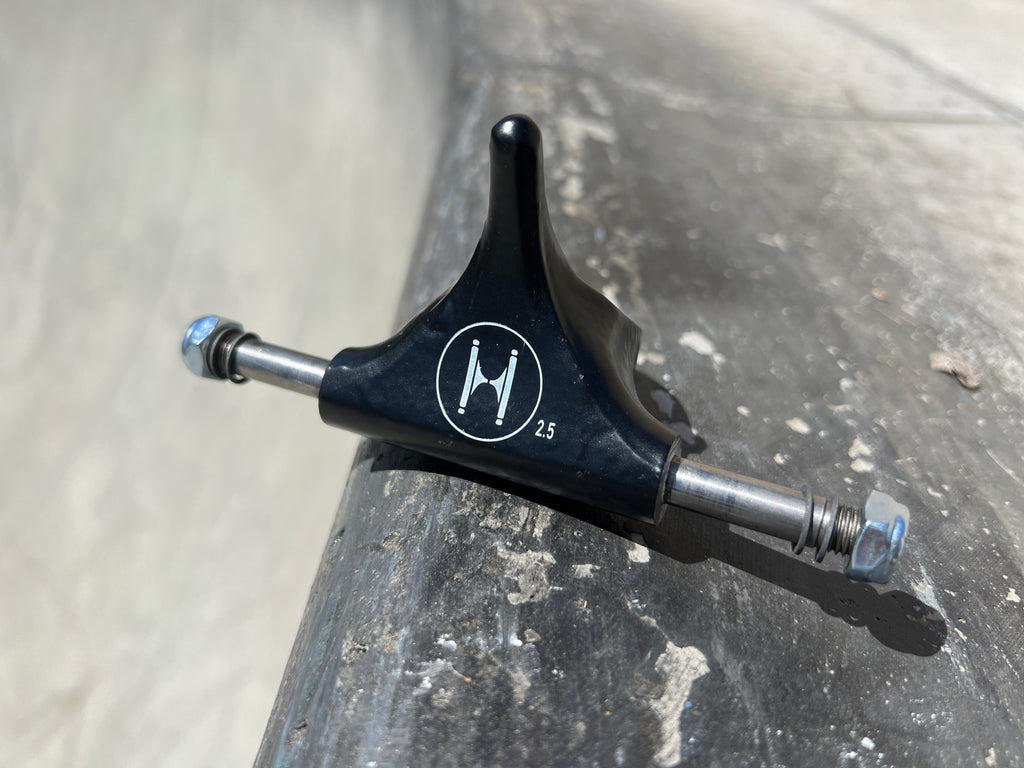 Huck Trucks - Black 2.5" - set of 4